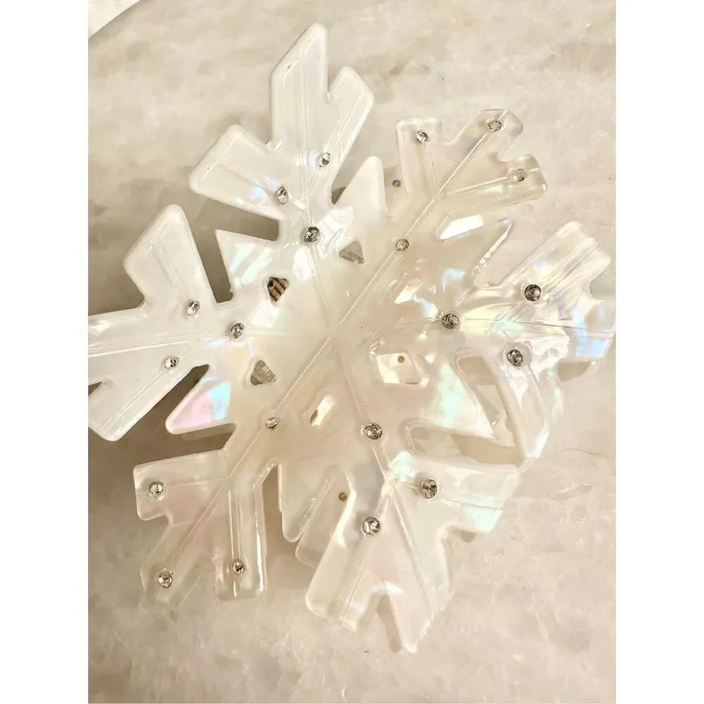 White Iradecent snowflake hair claw with rhinestone ￼